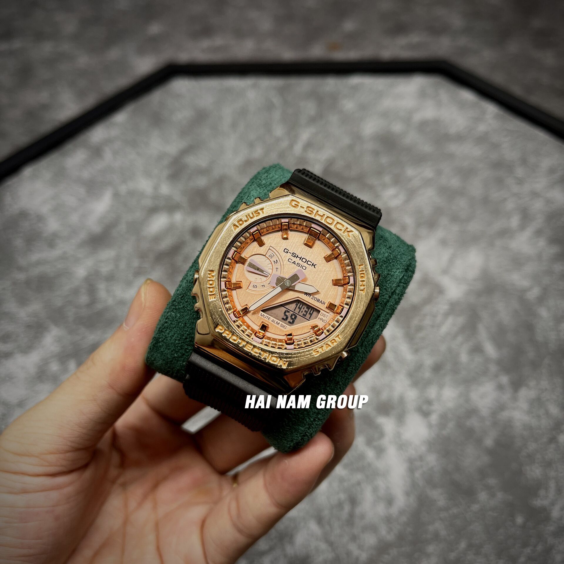 Đồng hồ nam nữ G-SHOCK GM-2100PG-1A4 Hồng Đồng 2